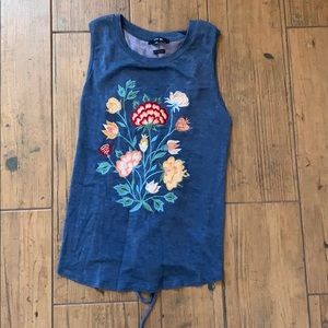 Juniors XS Blue floral tank top
